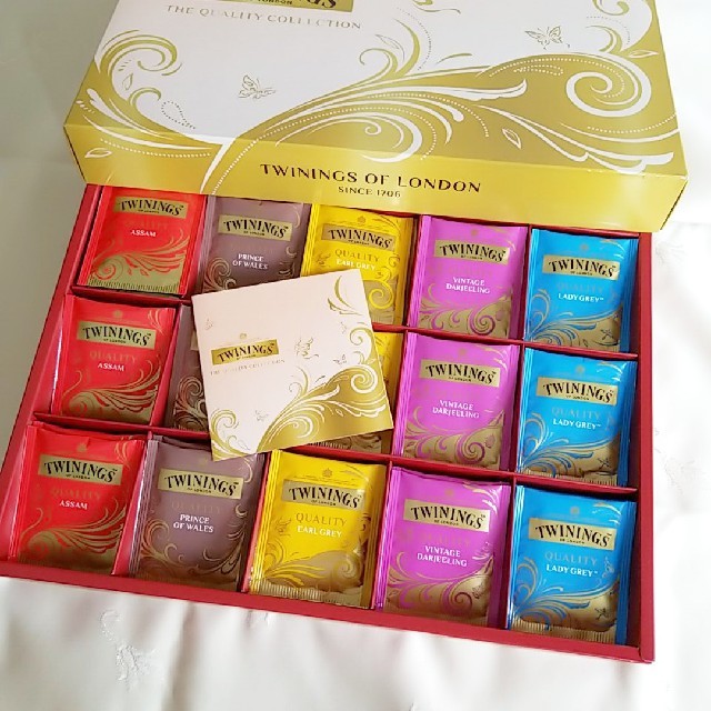 TWININGS（紅茶セット）☆新品☆トワイニング　ギフト　おまけ 食品/飲料/酒の飲料(茶)の商品写真