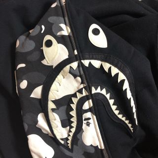 アベイシングエイプ(A BATHING APE)のa bathing ape bape shark ベイプ シャークパーカー(パーカー)