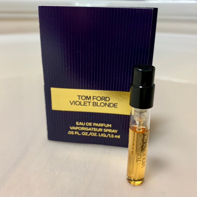 TOM FORD(トムフォード)のトムフォード バイオレット ブロンド EDP 1.5ml ミニ　香水 コスメ/美容の香水(ユニセックス)の商品写真