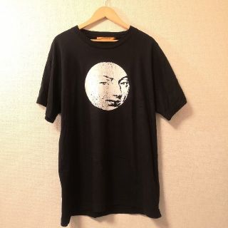 エムエムシックス(MM6)の【VYNER ARTICLES】ムーンプリント Tシャツ ブラック 【吾亦紅】(Tシャツ/カットソー(半袖/袖なし))