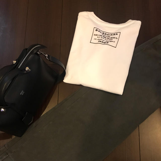 着用2回の美品☆BALENCIAGA Tシャツ