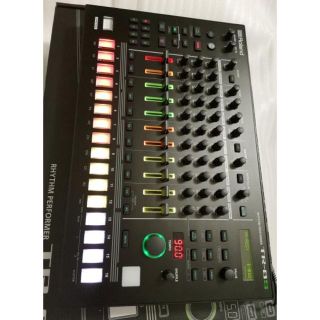 ローランド(Roland)のRoland TR-8S ローランド リズムマシン TR-808 909 707(音源モジュール)