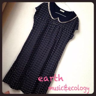 アースミュージックアンドエコロジー(earth music & ecology)のearth ドットワンピース(ひざ丈ワンピース)