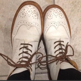 トリッカーズ(Trickers)のトリッカーズ、ハイカットブーツ、ホワイト、ウィングチップ(ブーツ)