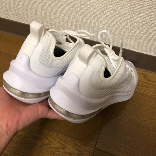 NIKE(ナイキ)のNIKE AIR MAX AXIS☆スニーカー レディースの靴/シューズ(スニーカー)の商品写真