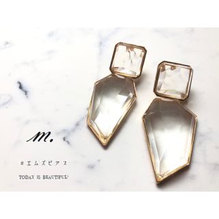 マウジー(moussy)の再々入荷！新品インポート♡カット クリスタル クリア ゴールド ピアス(ピアス)