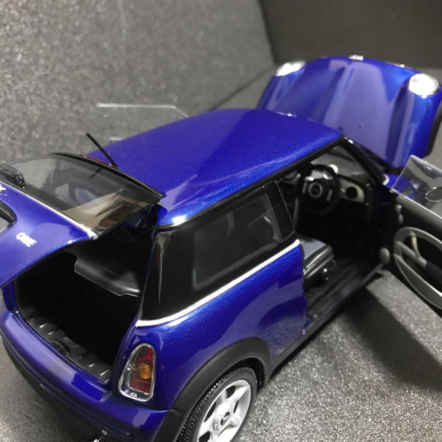 訳あり 京商 1/18 ミニクーパー エンタメ/ホビーのおもちゃ/ぬいぐるみ(ミニカー)の商品写真