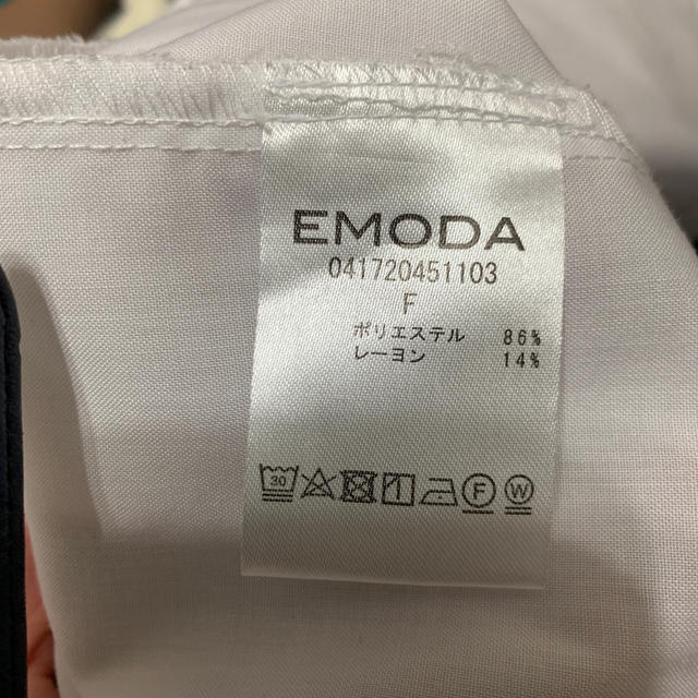 EMODA(エモダ)のEMODA白シャツ レディースのトップス(Tシャツ(半袖/袖なし))の商品写真