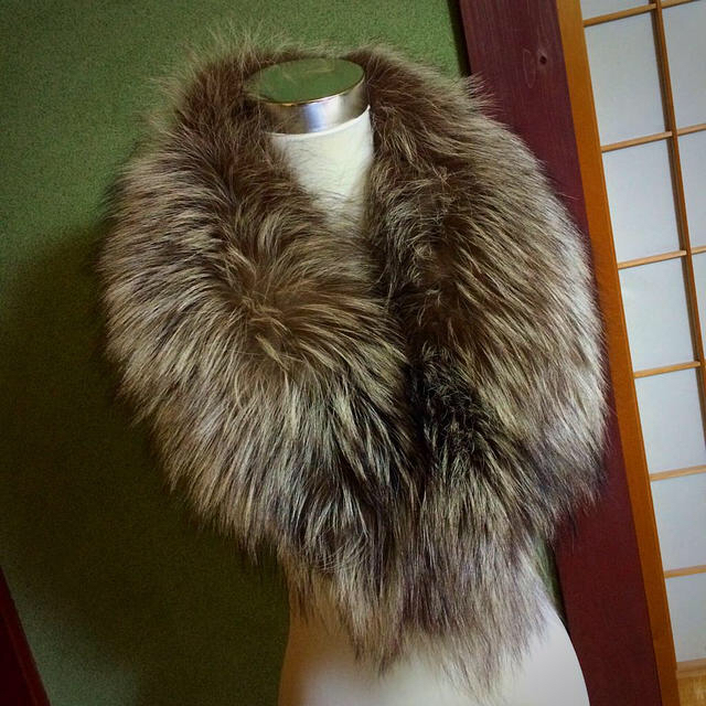 Saga fox 定価３万以上 美品 レディースのファッション小物(マフラー/ショール)の商品写真