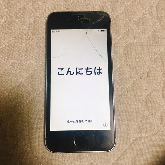 ★iPhoneSE 64GB SIMフリー★