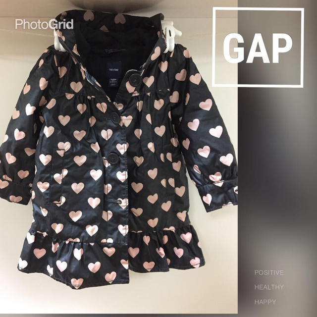 babyGAP(ベビーギャップ)のGAP♡フードフリルコート90 キッズ/ベビー/マタニティのキッズ服女の子用(90cm~)(コート)の商品写真