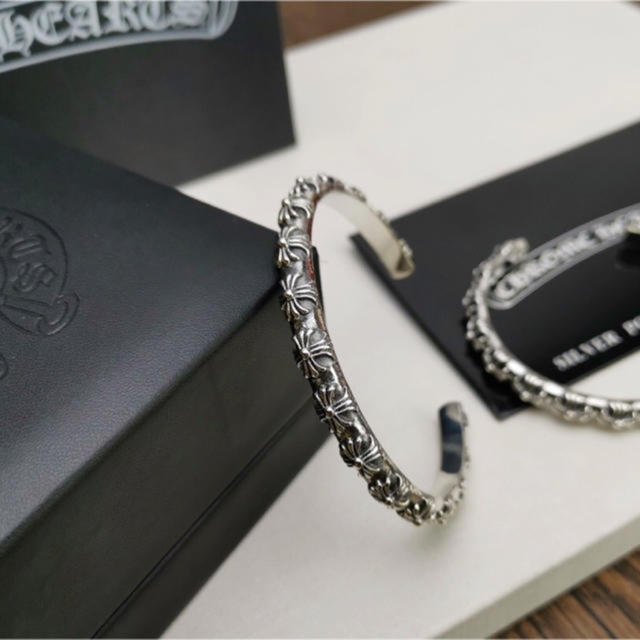 Chrome Hearts(クロムハーツ)のクロムハーツバングル　お値下げしました。 メンズのアクセサリー(バングル/リストバンド)の商品写真