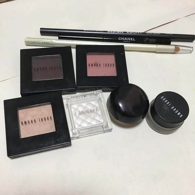 BOBBI BROWN(ボビイブラウン)の使いかけ 化粧品 使用済み コスメ/美容のベースメイク/化粧品(アイシャドウ)の商品写真