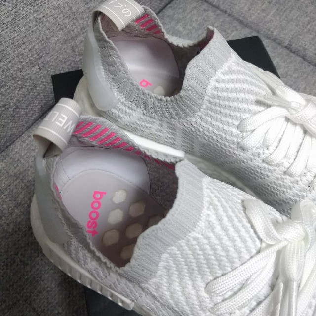 adidas(アディダス)のadidas 新品 アディダス NMD R1 イージー ブースト boost メンズの靴/シューズ(スニーカー)の商品写真