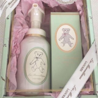 レメルヴェイユーズラデュレ(Les Merveilleuses LADUREE)のLes Merveilleuses LADUREE ボディソープ ローション(ボディローション/ミルク)