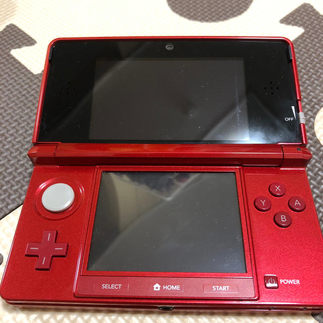 ニンテンドー3DS メタリックレッド