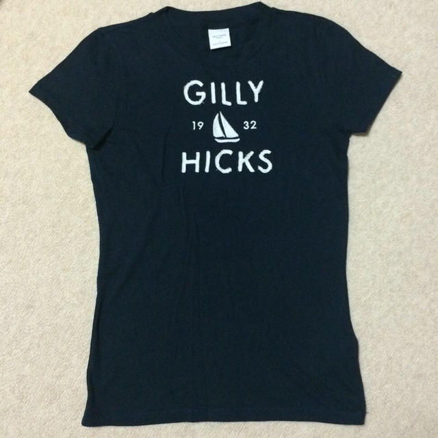 Gilly Hicks(ギリーヒックス)の未使用☆GILLY HICKSネイビーT レディースのトップス(Tシャツ(半袖/袖なし))の商品写真