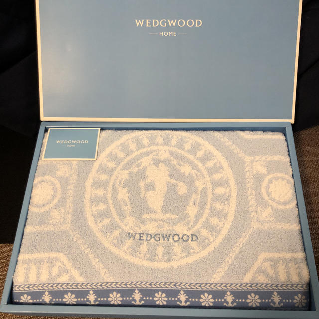 WEDGWOOD(ウェッジウッド)の新品 ウエッジウッド バスタオル１枚 インテリア/住まい/日用品の日用品/生活雑貨/旅行(タオル/バス用品)の商品写真