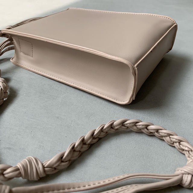 TODAYFUL(トゥデイフル)のLeather Square Mini Bag / beige レディースのバッグ(ショルダーバッグ)の商品写真