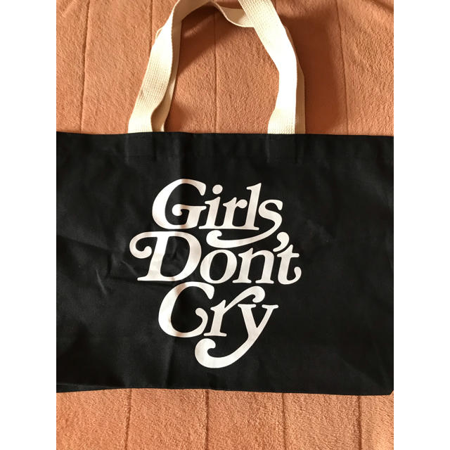 Girls Don't Cry トートバッグ Black