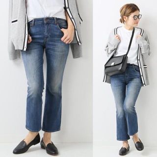 アパルトモンドゥーズィエムクラス(L'Appartement DEUXIEME CLASSE)の【お値下げ】6397 BLUE CROPPED FLARE DENIM 27(デニム/ジーンズ)