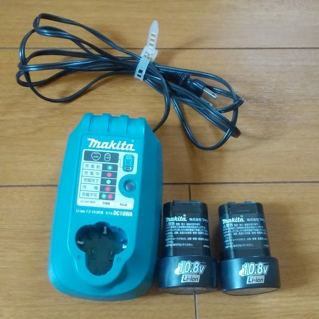 Makita - Makita 充電器とバッテリーの通販 by 銀屋's shop｜マキタならラクマ