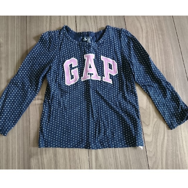 GAP(ギャップ)の子供服 長袖Tシャツ キッズ/ベビー/マタニティのキッズ服女の子用(90cm~)(Tシャツ/カットソー)の商品写真