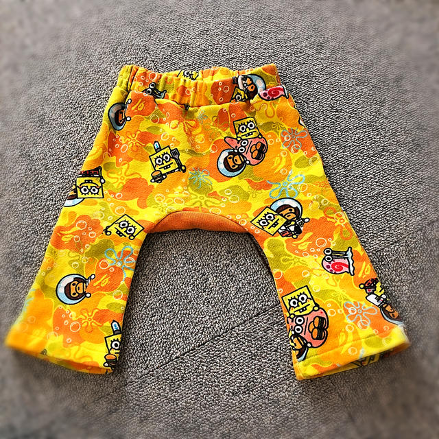 A BATHING APE(アベイシングエイプ)のbapekids パンツ スポンジ マイロ ベイプキッズ エイプ キッズ/ベビー/マタニティのベビー服(~85cm)(パンツ)の商品写真