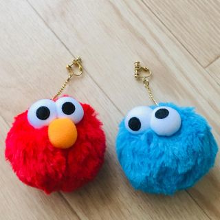 セサミストリート(SESAME STREET)のエルモ クッキーモンスター USJ イヤリング(キャラクターグッズ)