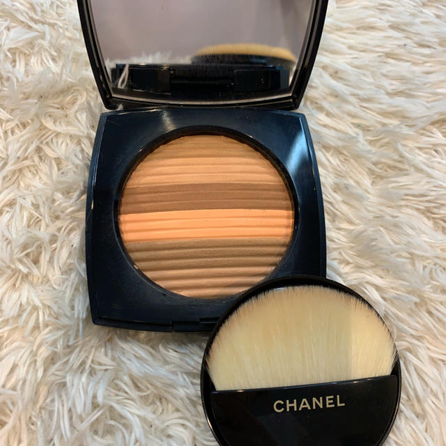 CHANEL(シャネル)のCHANEL フェイスパウダー コスメ/美容のベースメイク/化粧品(フェイスパウダー)の商品写真