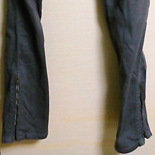 KBF(ケービーエフ)の美品M64-91のびのびデニムパンツ ストレッチジーンズ 裾ジップスキニーデニム レディースのパンツ(デニム/ジーンズ)の商品写真