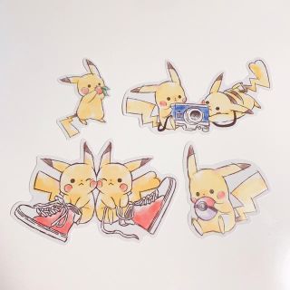 ポケモン ポケモン ダイカットステッカー ピカチュウ 4枚セットの通販 ラクマ