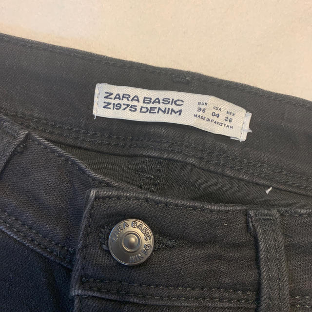 ZARA(ザラ)のZARA ハイウエスト 黒スキニーパンツ レディースのパンツ(スキニーパンツ)の商品写真