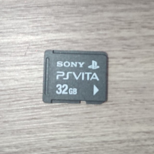 SONY PlayStation Vita (PCH-1100)本体 セッ 3