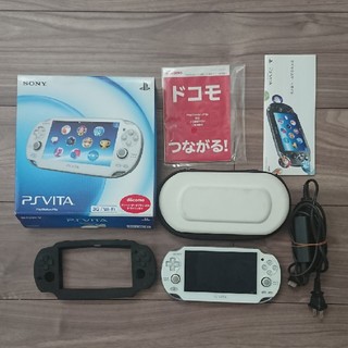 ソニー(SONY)のSONY PlayStation Vita (PCH-1100)本体 セッ(携帯用ゲーム機本体)