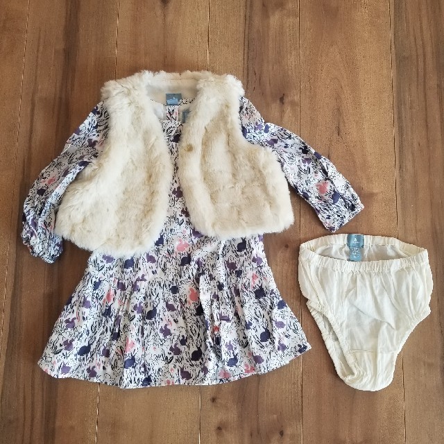 babyGAP(ベビーギャップ)の90ワンピースとファーベスト キッズ/ベビー/マタニティのキッズ服女の子用(90cm~)(ワンピース)の商品写真