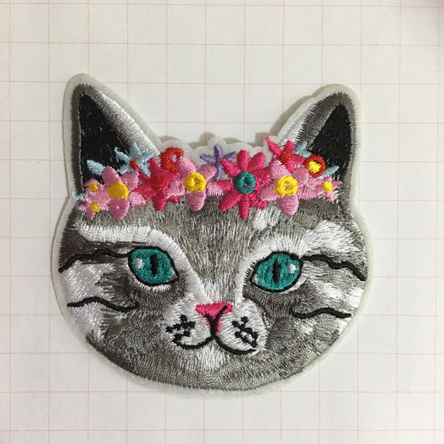 刺繍ワッペン 花かんむり 猫 デカワッペン アイロンワッペンの通販 By ニコ S Shop ラクマ