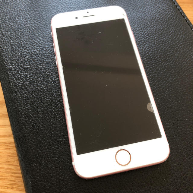 iPhone(アイフォーン)のiPhone6s ローズ　画面割れ スマホ/家電/カメラのスマートフォン/携帯電話(スマートフォン本体)の商品写真
