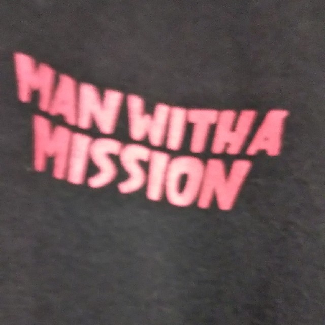 MAN WITH A MISSION(マンウィズアミッション)のMAN WITH A MISSION黒色パーカーSsize エンタメ/ホビーのタレントグッズ(ミュージシャン)の商品写真