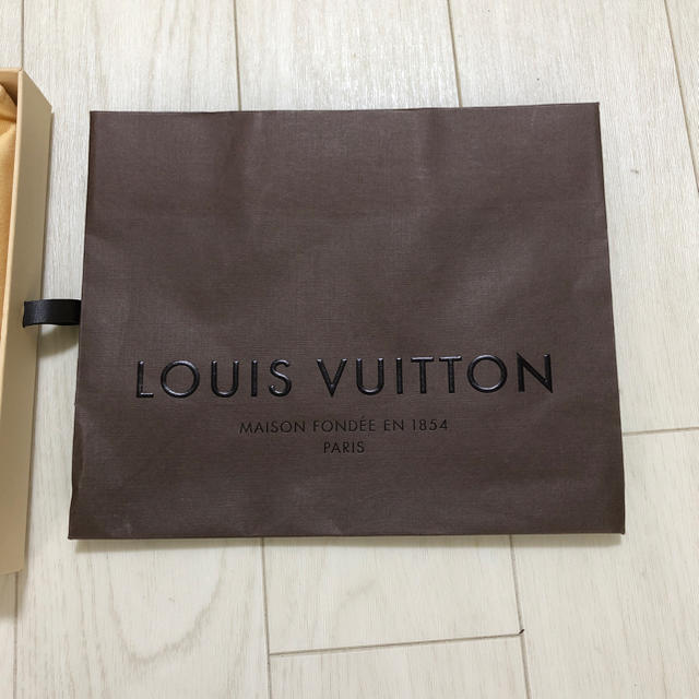 LOUIS VUITTON(ルイヴィトン)のルイビトン 箱と紙袋セット レディースのバッグ(ショップ袋)の商品写真