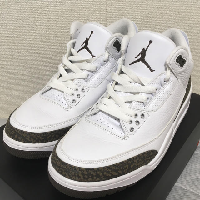 NIKE(ナイキ)のNIKE AIR JORDAN 3 RETRO MOCHA メンズの靴/シューズ(スニーカー)の商品写真