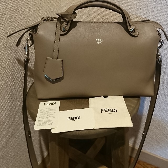 FENDI(フェンディ)のFENDI バイザウェイ スモール グレージュ レディースのバッグ(ショルダーバッグ)の商品写真