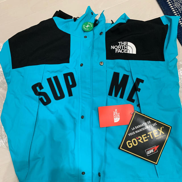 Supreme(シュプリーム)のXL シュプリーム ノースフェイス マウンテンパーカ メンズのジャケット/アウター(マウンテンパーカー)の商品写真