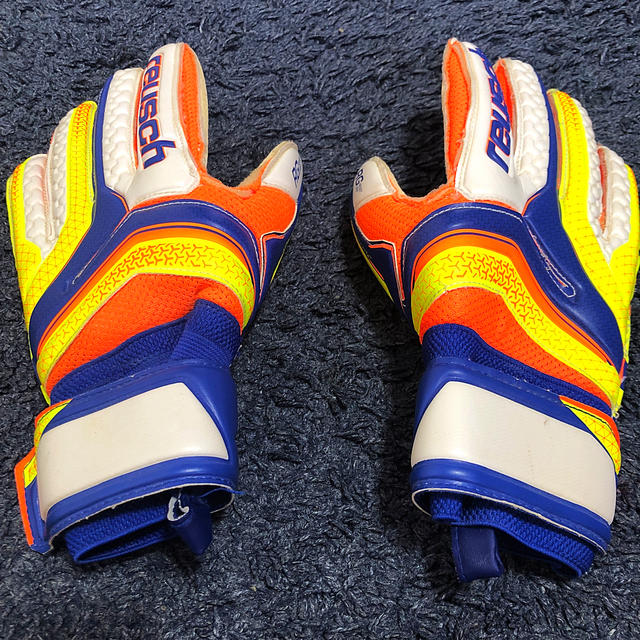 reusch(ロイシュ)のサッカー ✳︎キーパーグローブ✳︎reusch スポーツ/アウトドアのサッカー/フットサル(その他)の商品写真