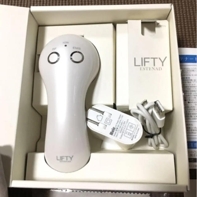 美品送料無料☆ライザップ エステナード リフティ LIFTY スマホ/家電/カメラの美容/健康(フェイスケア/美顔器)の商品写真