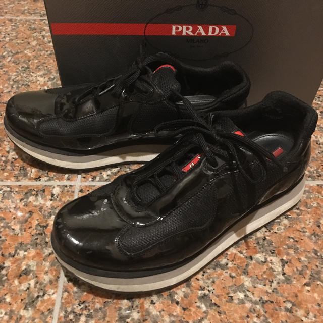 PRADA(プラダ)のPRADA エナメル スニーカー メンズの靴/シューズ(スニーカー)の商品写真