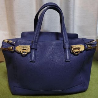 サルヴァトーレフェラガモ(Salvatore Ferragamo)のサルヴァトーレフェラガモ ガンチーニ バッグ ブルー 青(ハンドバッグ)