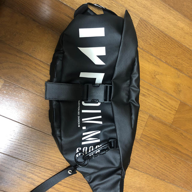 NILøS NIL×IKE messenger bagウエストポーチ