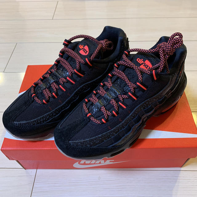 NIKE(ナイキ)のNIKE AIR MAX 95 WE GREATEST HITS PACK レディースの靴/シューズ(スニーカー)の商品写真