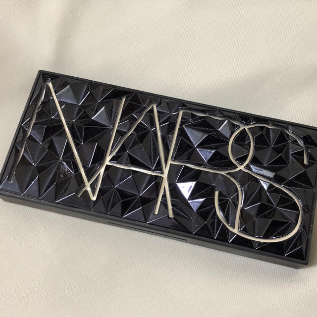 NARS(ナーズ)のNARS プロヴォカチュア アイシャドー パレット コスメ/美容のベースメイク/化粧品(アイシャドウ)の商品写真